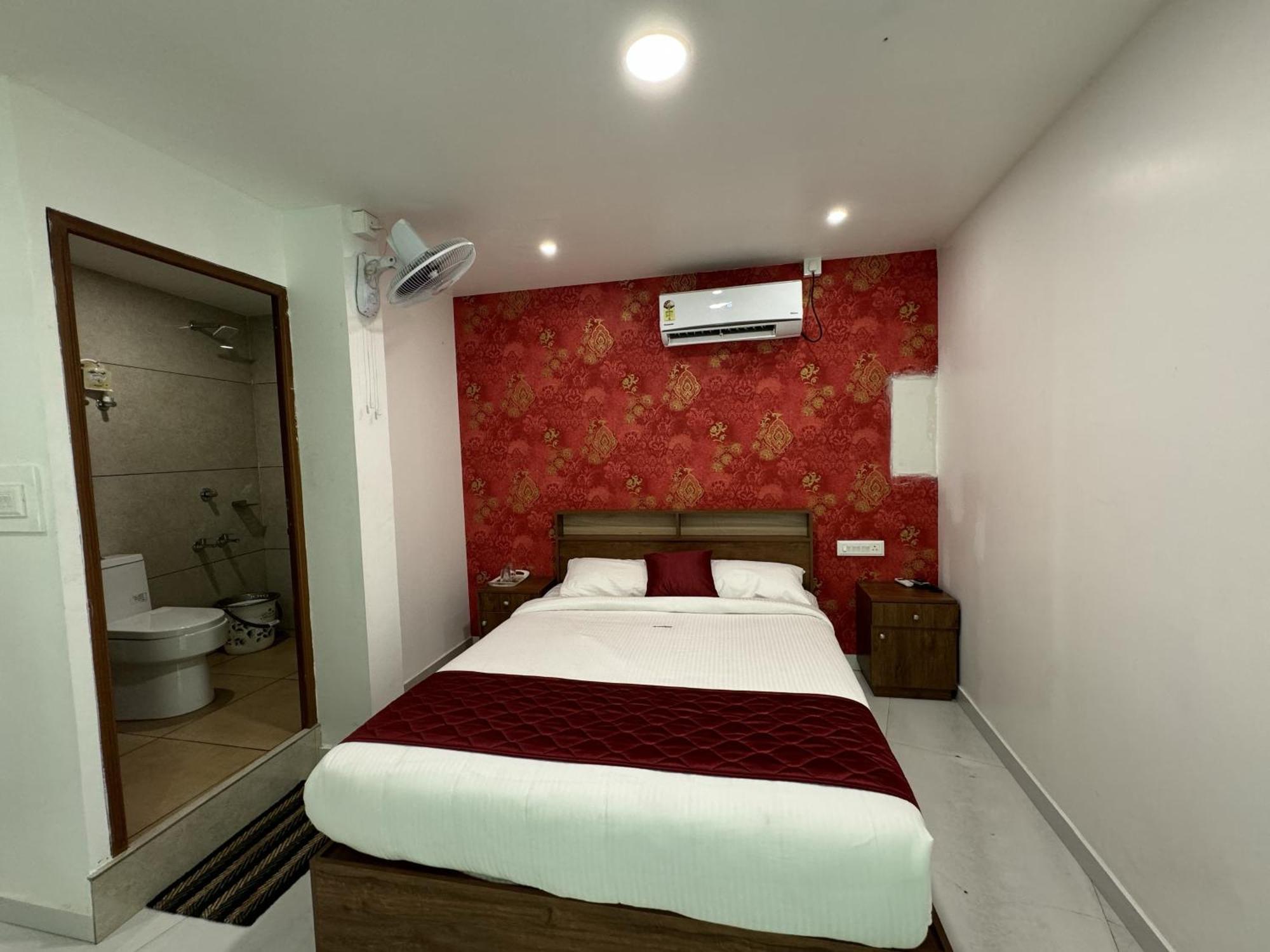 Amsher Suit Lulu Mall Road Kochi Exterior foto