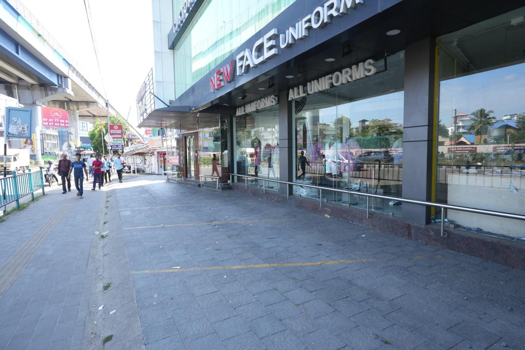 Amsher Suit Lulu Mall Road Kochi Exterior foto